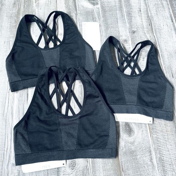 Fabletics 3-pc Vaasa Black Ultra Light Medium Support Sports Bra Bundle Lot XS - Picture 1 of 3